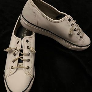 Sperry Platform Boat Shoes White and Navy Size 9.5